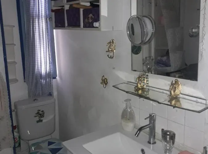 Chambre Privee Avec Sdb Partagee Chez L'habitant A 10mn De La Mer Проживание в семье Ницца