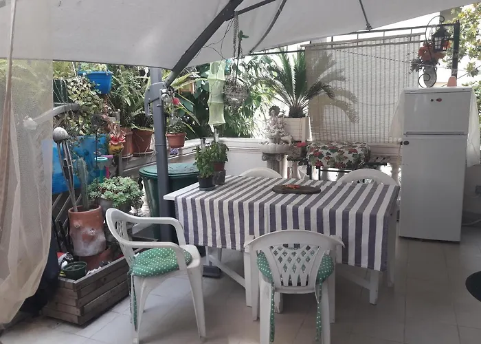 Проживание в семье Chambre Privee Avec Sdb Partagee Chez L'habitant A 10mn De La Mer Ницца